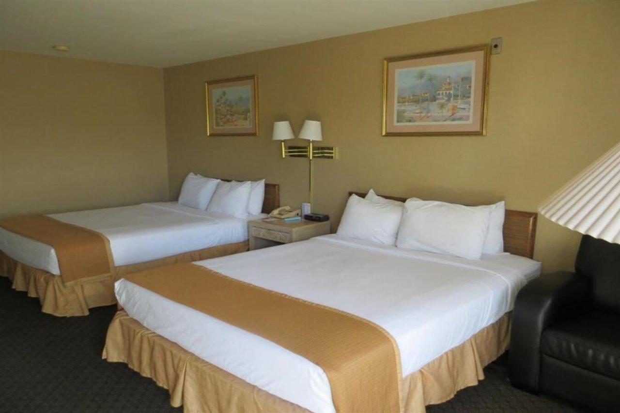 Howard Johnson By Wyndham Torrance Extérieur photo