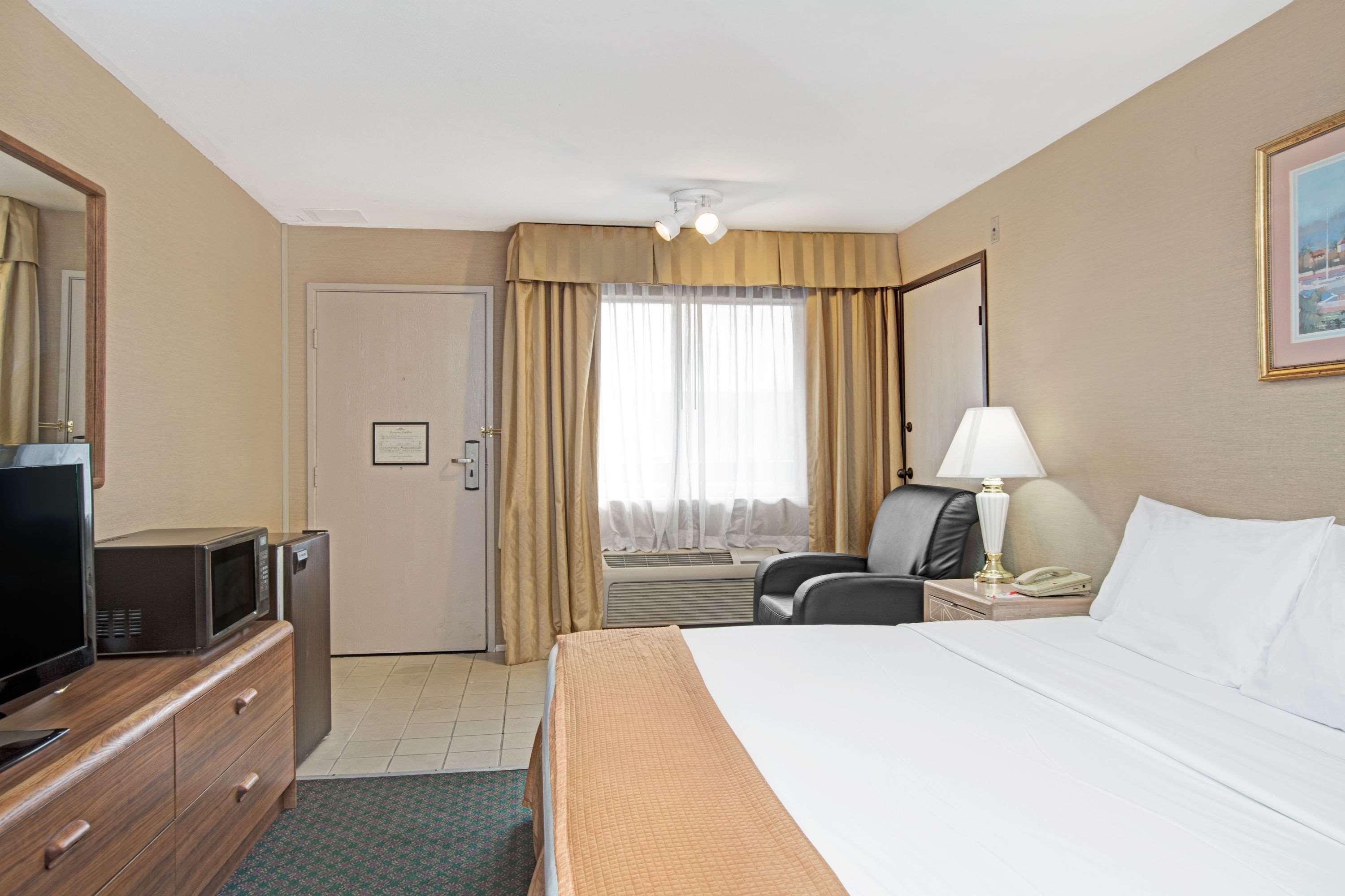 Howard Johnson By Wyndham Torrance Extérieur photo