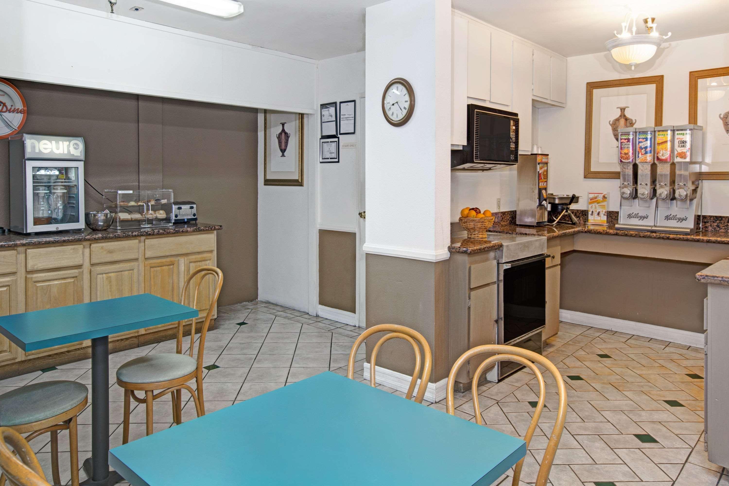 Howard Johnson By Wyndham Torrance Extérieur photo