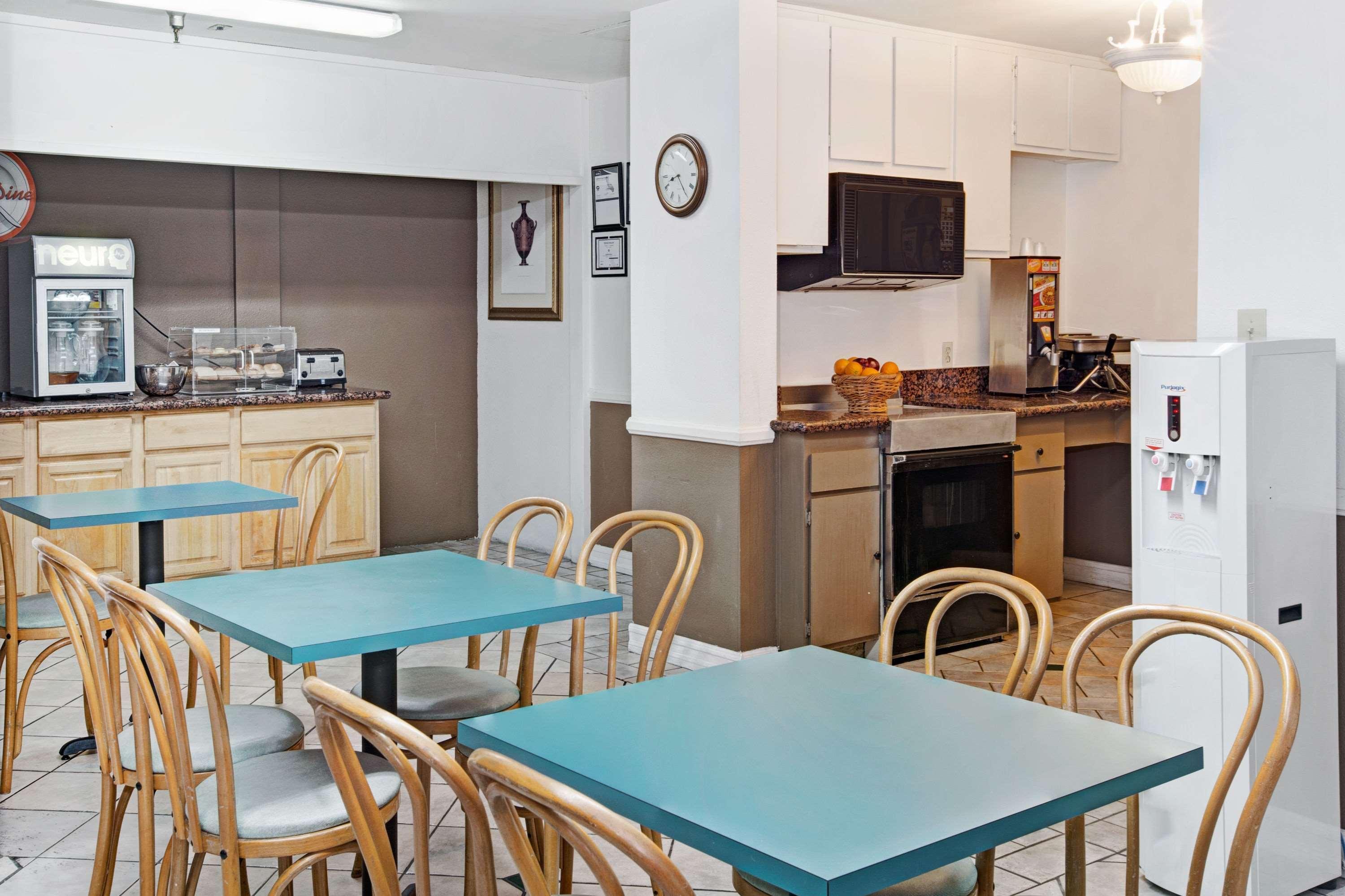 Howard Johnson By Wyndham Torrance Extérieur photo