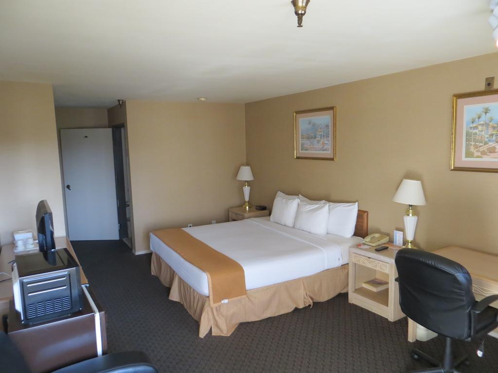 Howard Johnson By Wyndham Torrance Extérieur photo
