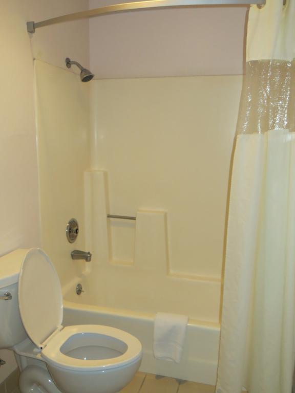 Howard Johnson By Wyndham Torrance Extérieur photo